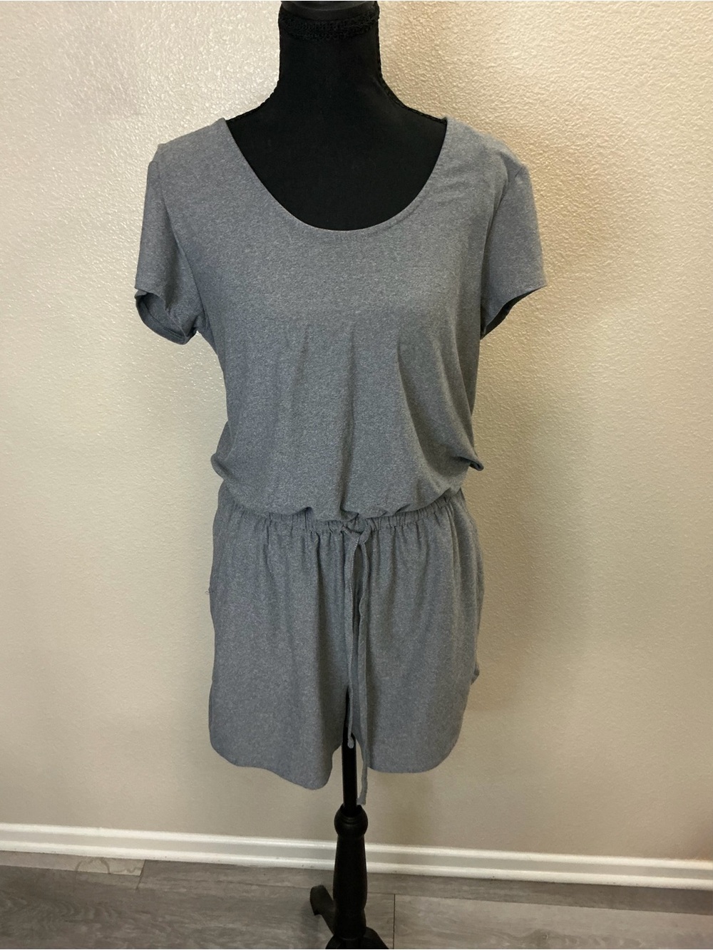 Derek Heart Heather Gray Short Sleeve Romper with Lace Trim